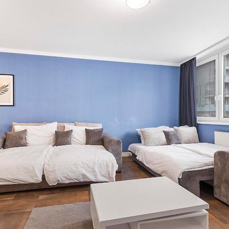 Tomato Apartment - With Free Parking Bratislava Luaran gambar